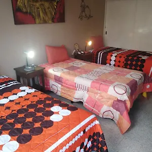 https://hostal-los-lagos-inn.guatemalaantiguahotels.com